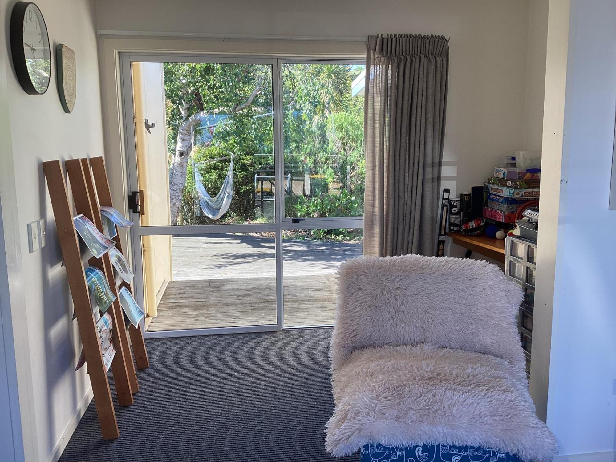 Stay In School By The Sea Dunedin Exterior photo