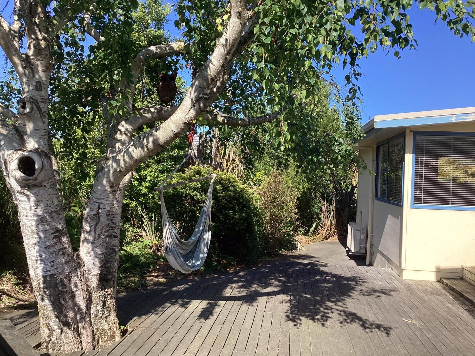 Stay In School By The Sea Dunedin Exterior photo